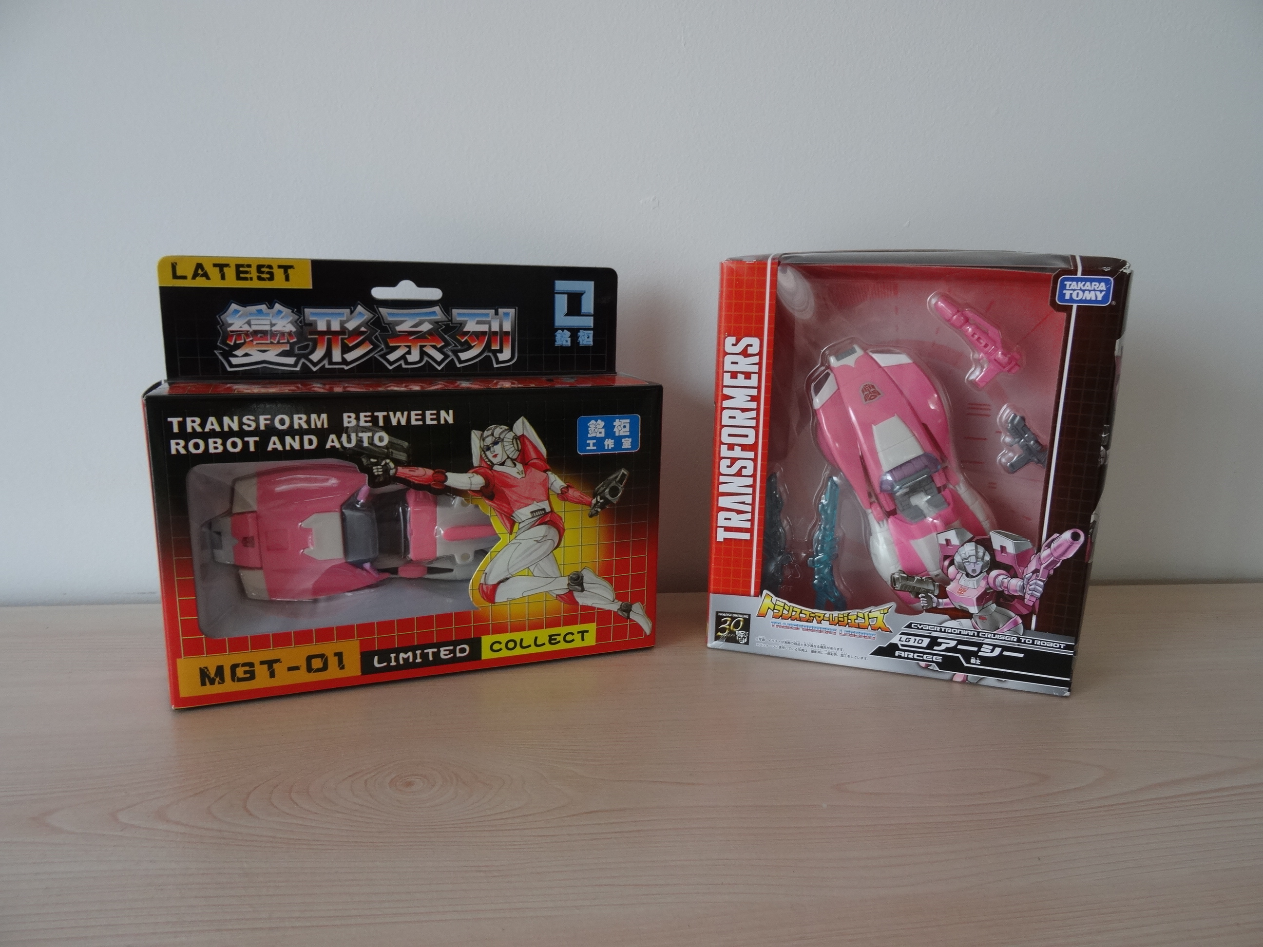 Arcee Legends Takara Vs MGT-01 (3rd party) + Earthrise 897182011