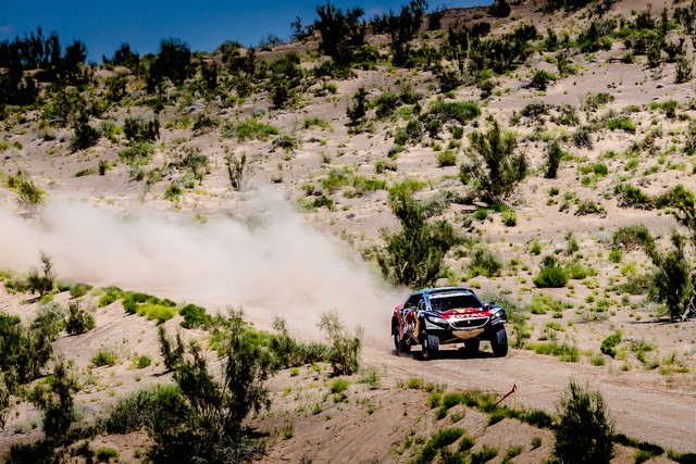 Silk Way Rally 8 : Tir Groupé Des Peugeot 2008 DKR  897686578b7428ce866