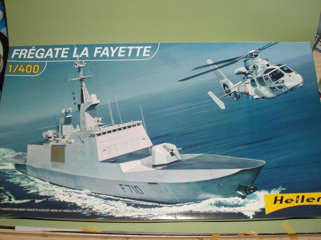[Heller] Maquette de la Frégate Guépratte de type" La Fayette" au 1/400. 897937451328P1010614