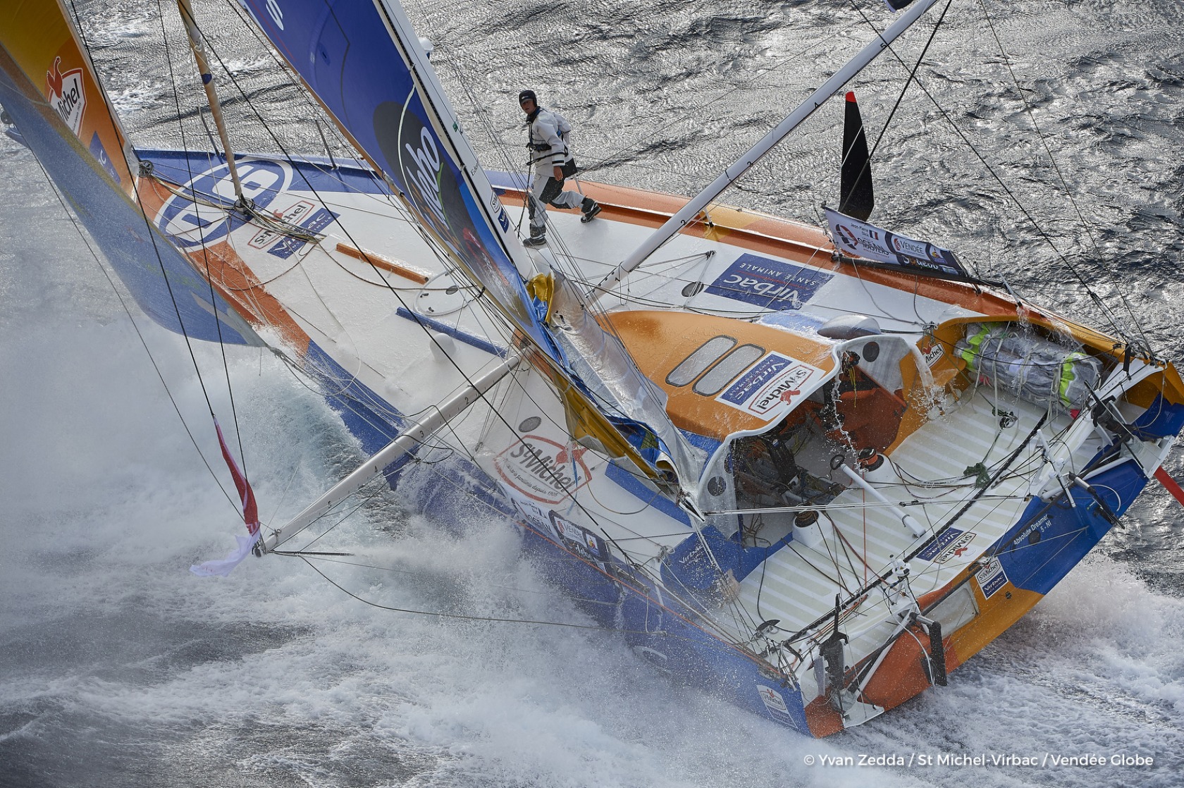 8éme édition du vendée Globe l'Everest des mers - Page 12 900777yvanzeddastmichelvirbacvendeeglobr16801200