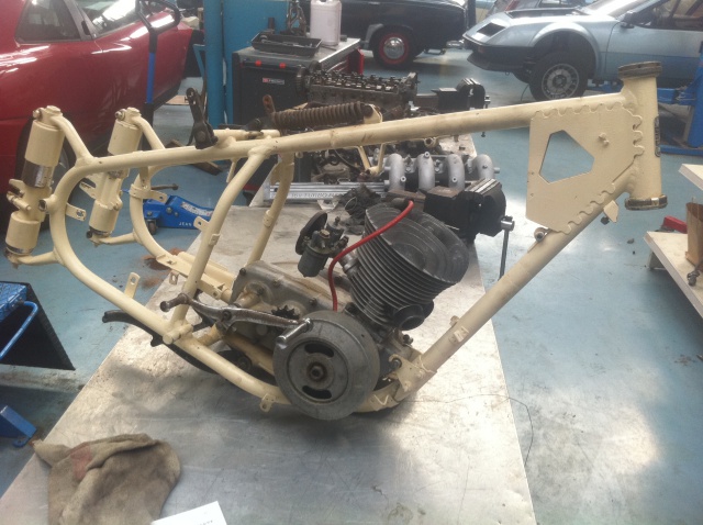 [En cours] Peugeot 125cc Type P56 de 1953 901464108Dmontage