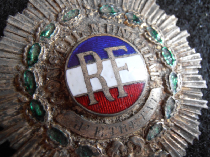 ARMEMENT DGA ANCIEN insigne de béret (obsolète, objet de collection) EUR 6,50 - FR