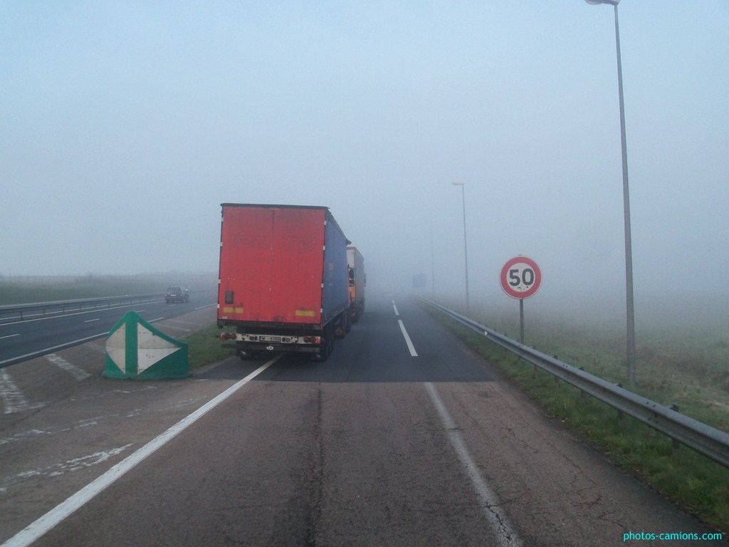 Les parkings d'autoroutes - Page 4 903691photoscamions8Avril201219Copier