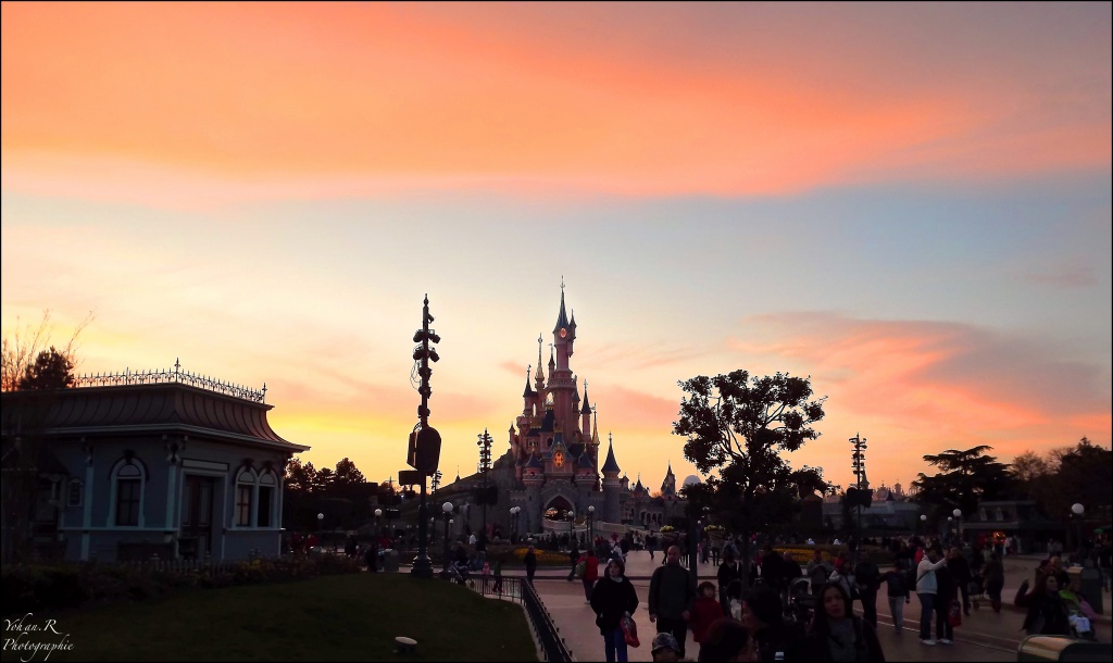 Photos de Disneyland Paris en HDR (High Dynamic Range) ! - Page 35 903698Lechteauaucrpuscule