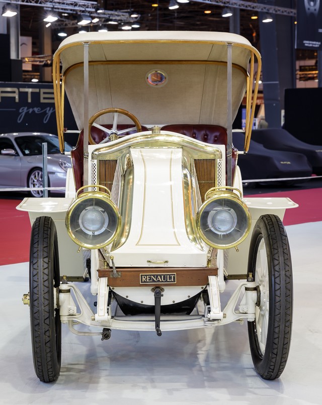 Salon Retromobile : de la Belle Epoque à nos jours, le design selon Renault 9084838703116