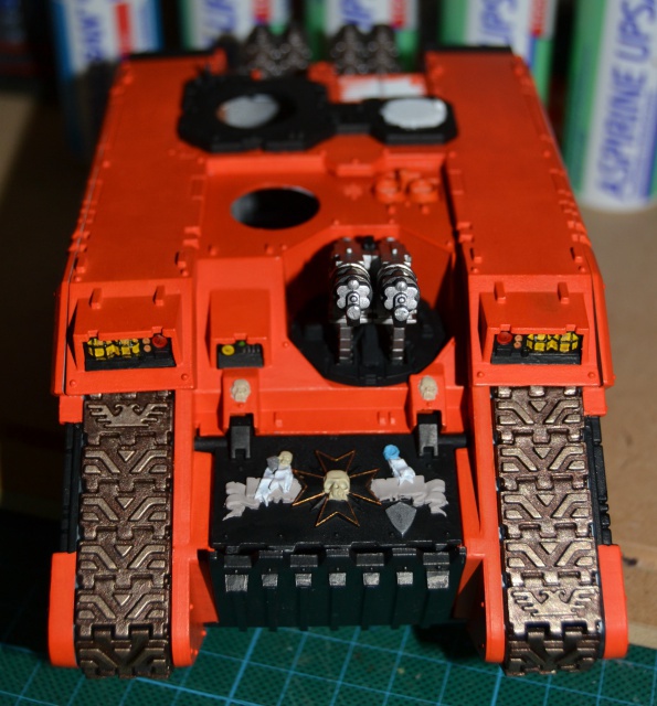 [CDA Armour] Nalhutta : Land Raider Crusader Blazing templars. 916171016