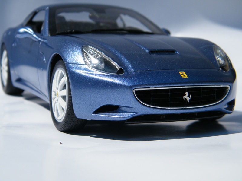 FERRARI     california    1:24  revell 920568DSCF5858