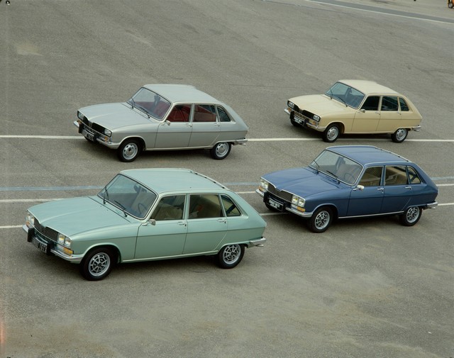 Renault fête les 50 ans de la Renault 16 au salon Rétromobile 2015 9255336533316