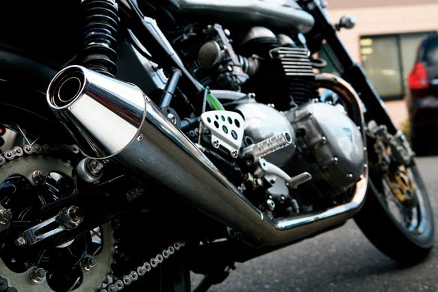 Thruxton deLight 929443TriumphThruxtonbydeLight016