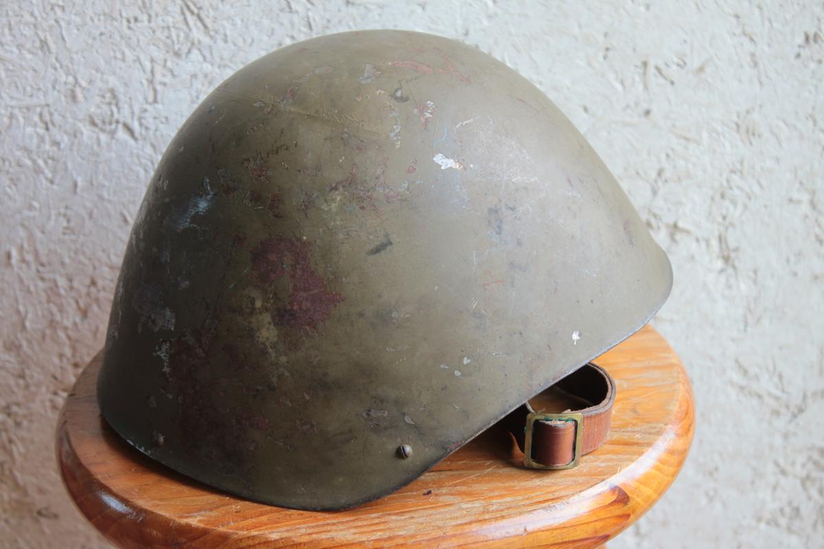 allez, encore une fournée de casques WW2... :o) 929854scgrec022