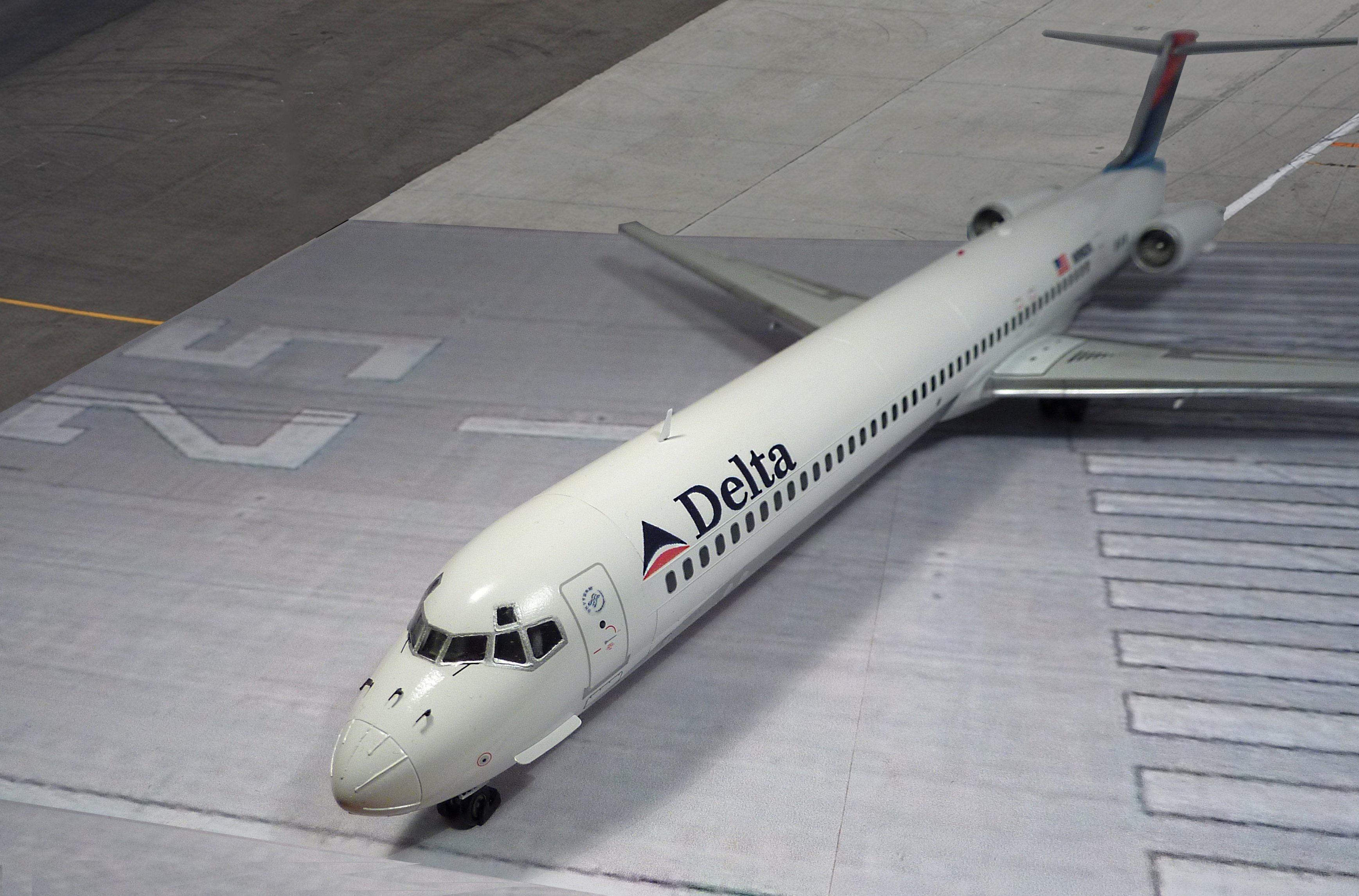 MD-88 Delta airlines [Minicraft] 1/144 933796P1030020mod7