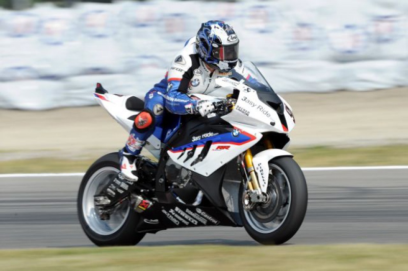 BMW S1000RR - Page 4 936760Haslamaction750780
