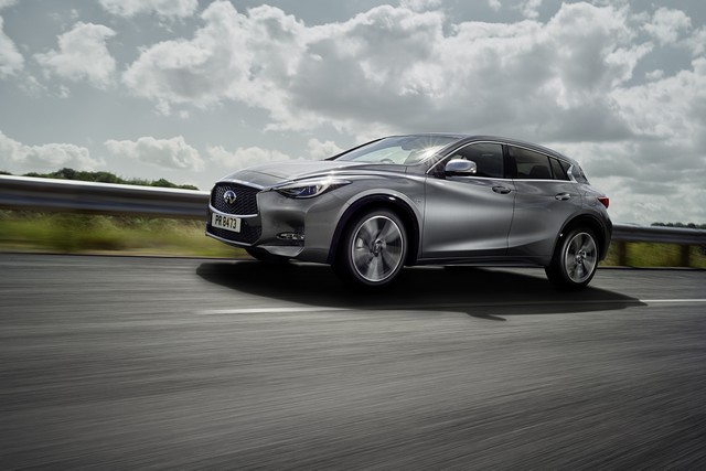 Infiniti Dévoile son Q30 Au Salon De L'automobile De Francfort 2015 9412572254