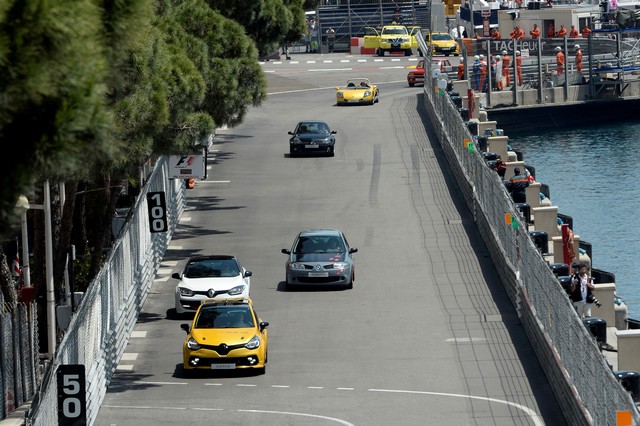 Clio R.S.16 - Le Savoir-Faire De Renault Sport Concentré Dans Un Concept-Car  9565957878416