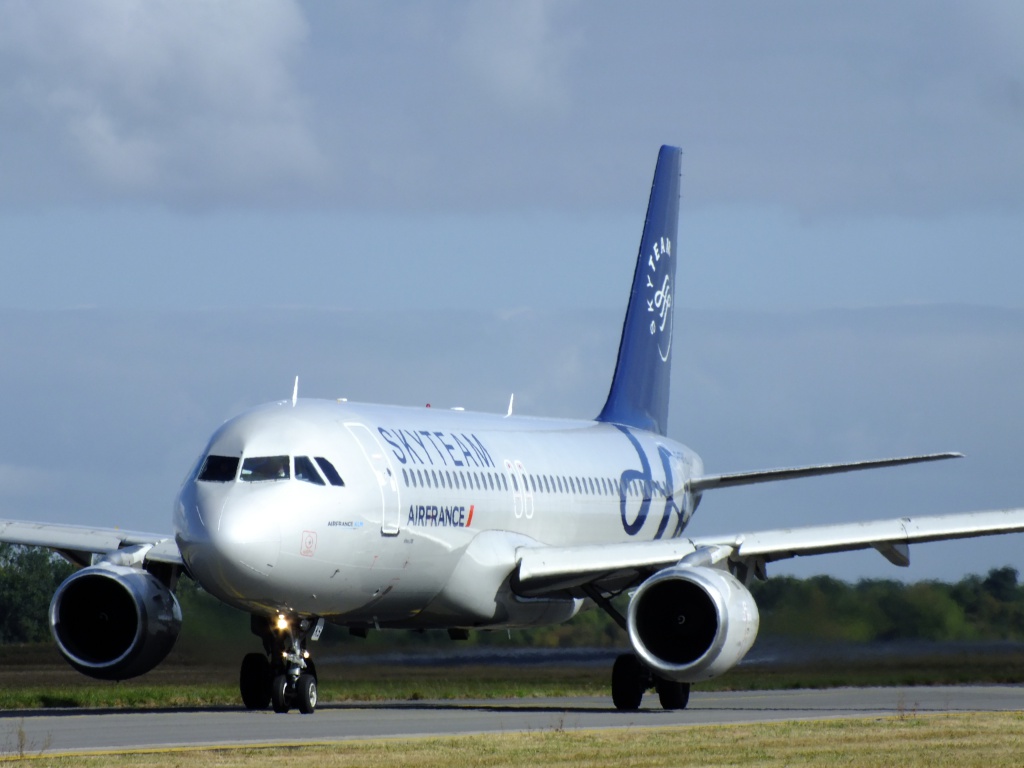 [F-GFKS & F-GFKY] A320 Air France Skyteam c/s - Page 2 959925Septembren2110