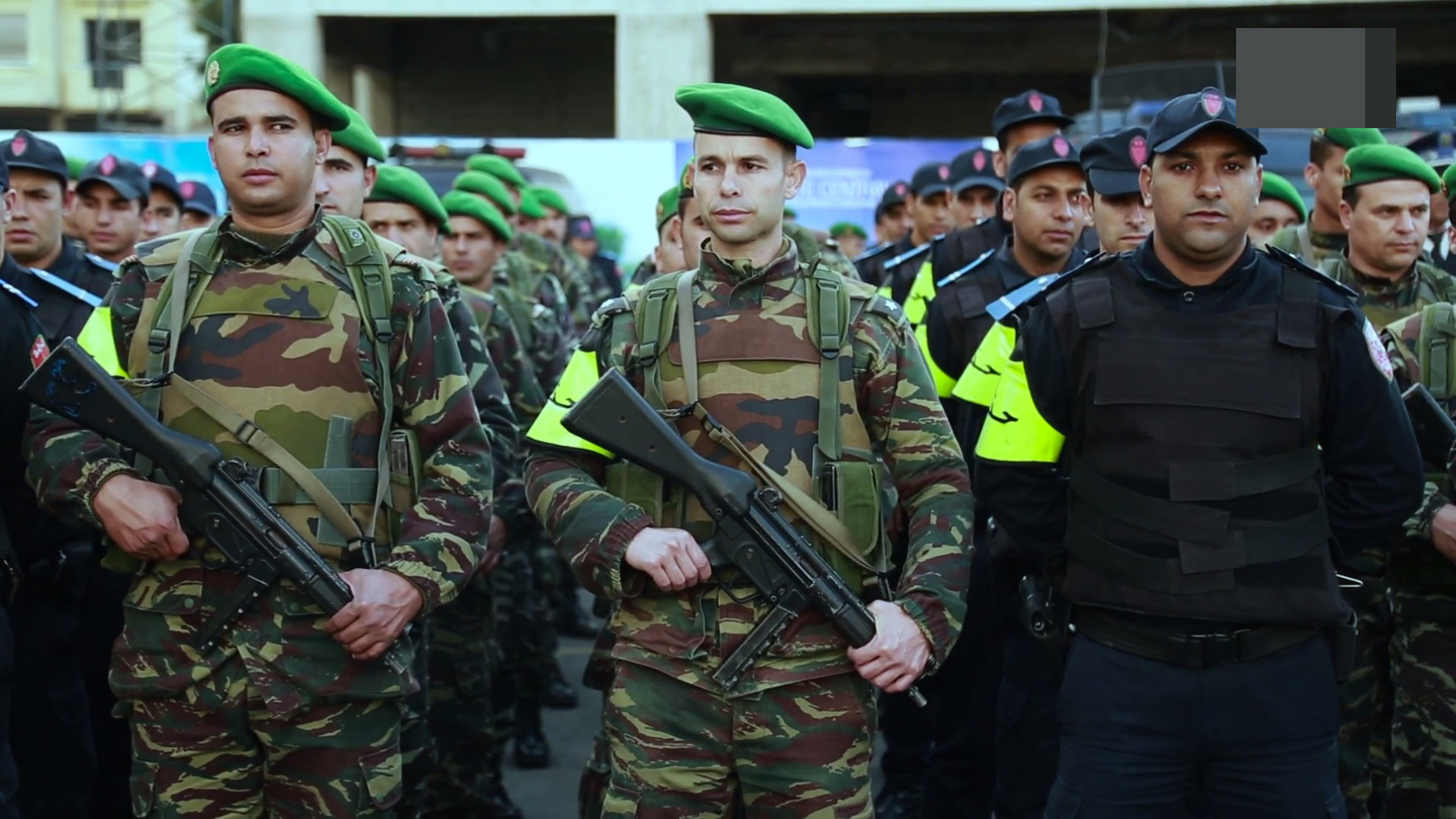 Photos de nos soldats et des Bases Marocaines - Page 3 9608215430