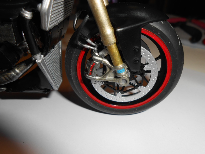 DUCATI 1199 Panigales Tamiya 1/12e 973463Torpilles021