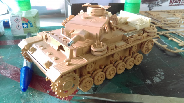 PANZER III L ET N TAMIYA et M3 STUART ACADEMY 975349Pz4