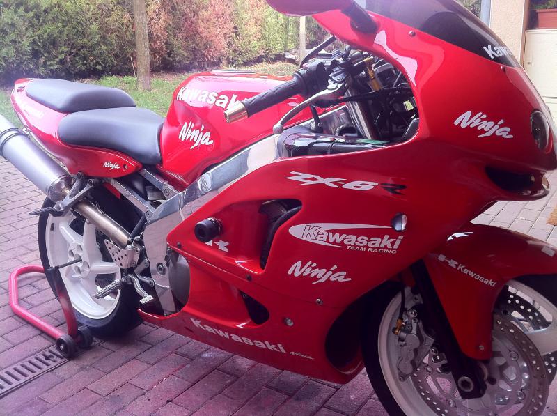 ma zx6r avec monobra 750 vfr  977064IMG10591