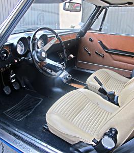 A VENDRE:BERTONE - ALFA ROMEO 1600 GT junior 1975. 4 feux Mini_349633ainside