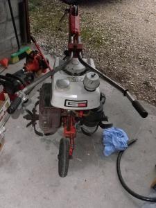 démonter un réservoir sur motostandar t25 et moteur gutner  Mini_638279P4080013