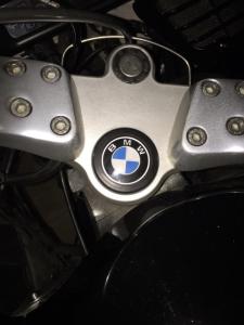 Logo BMW au milieu du guidon sur R1150RT Mini_672984unnamed