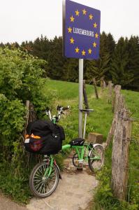 Balade de l'Arbre de mai (quater) : Luxembourg à Aachen par les Pistes cyclables et la Vennbahn [mai 2015] saison 10 •Bƒ - Page 3 Mini_730014Arbremai122