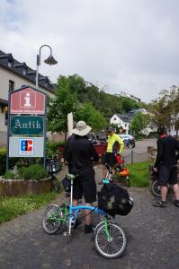 Balade de l'Arbre de mai (quater) : Luxembourg à Aachen par les Pistes cyclables et la Vennbahn [mai 2015] saison 10 •Bƒ - Page 3 Mini_943767Arbremai74