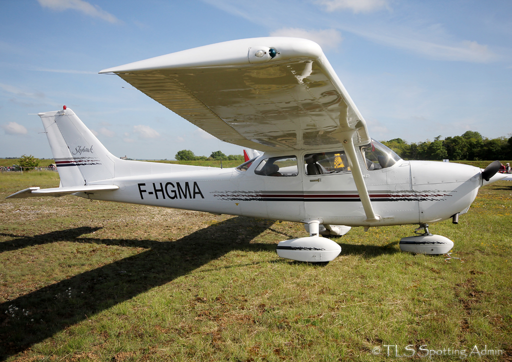 JPO Chateaudun les 01 & 02.06.13 - Page 11 113557Cessna172PrivateFHGMAChateaudunAFB020613EPajaud