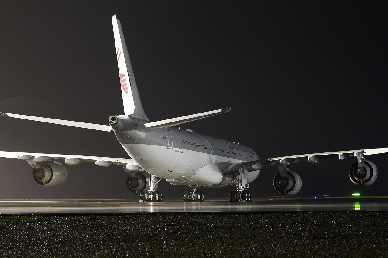 [04/02/2014] Airbus A340-500 (A7-HHH) Qatar Amiri Flight 114070GRX0685