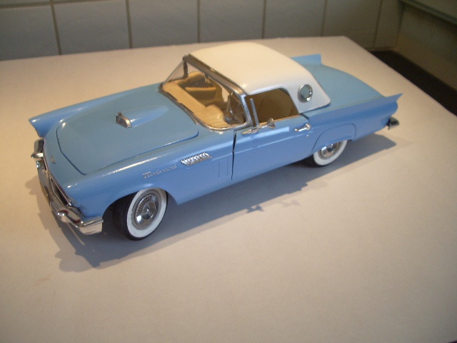 ford thunderbird 1957 au 1/16 114509IMGP8730