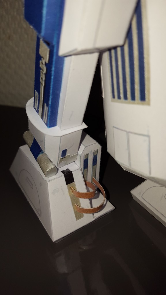 [TERMINE] R2-D2 Paper-Replika Version Vincent 11724720170501211601