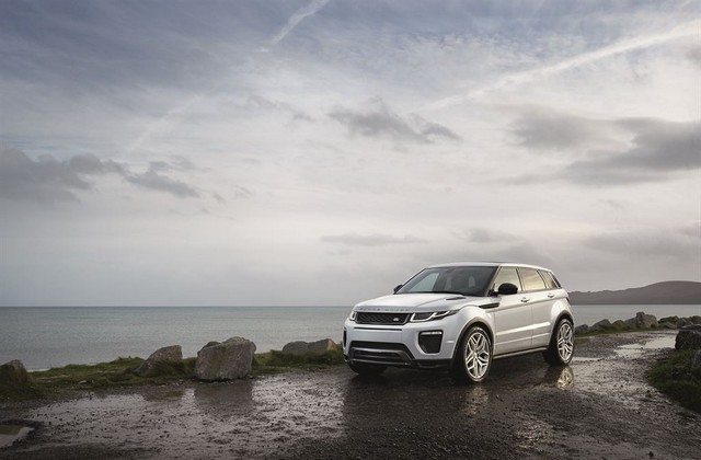 le Range Rover Evoque année-model 2016 le plus efficient de tous les temps 123013L53816EXTLOC95PRLowRes