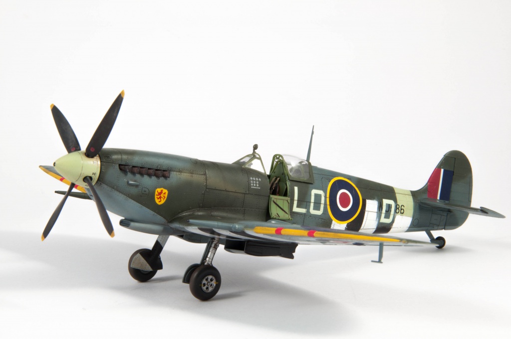 Spitfire mk IX eduard 1/48 129968DSC0939