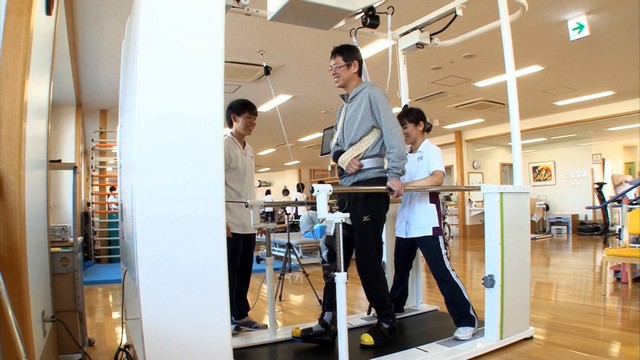 Le Robot D’aide À La Rééducation Welwalk WW-1000 Proposé En Location Au Japon 137203201704120104