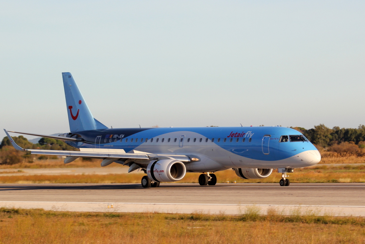 Aéroport de Hyères-Toulon [LFTH-TLN] 137854IMG6169