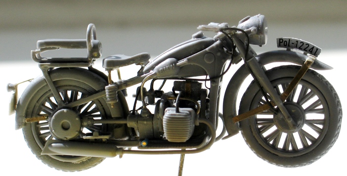 BMW R12 side-car IBGmodel 1/35  FINI 145412modles130001