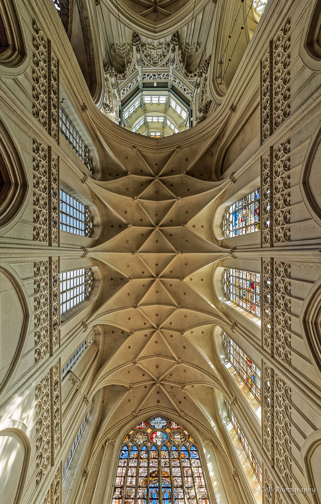 Nef de la cathédrale d'Anvers = Ajout nef latérale 1483979010283DxO