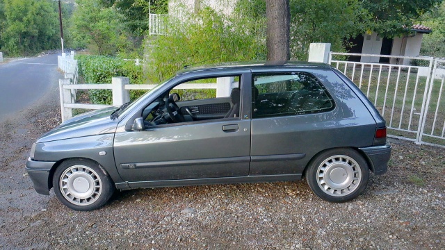 [Clio 16s 1.8l Grise 1992] Thomas 152738IMAG0250