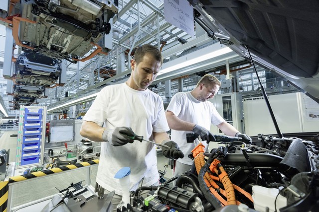 Sur la ligne d’assemblage : la production de l’Audi A3 Sportback e-tron  157622AU140791large