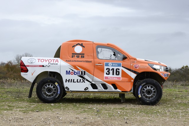  Toyota France Compétition dévoile son Hilux engagé sur le Dakar 2016 1593712EM0942