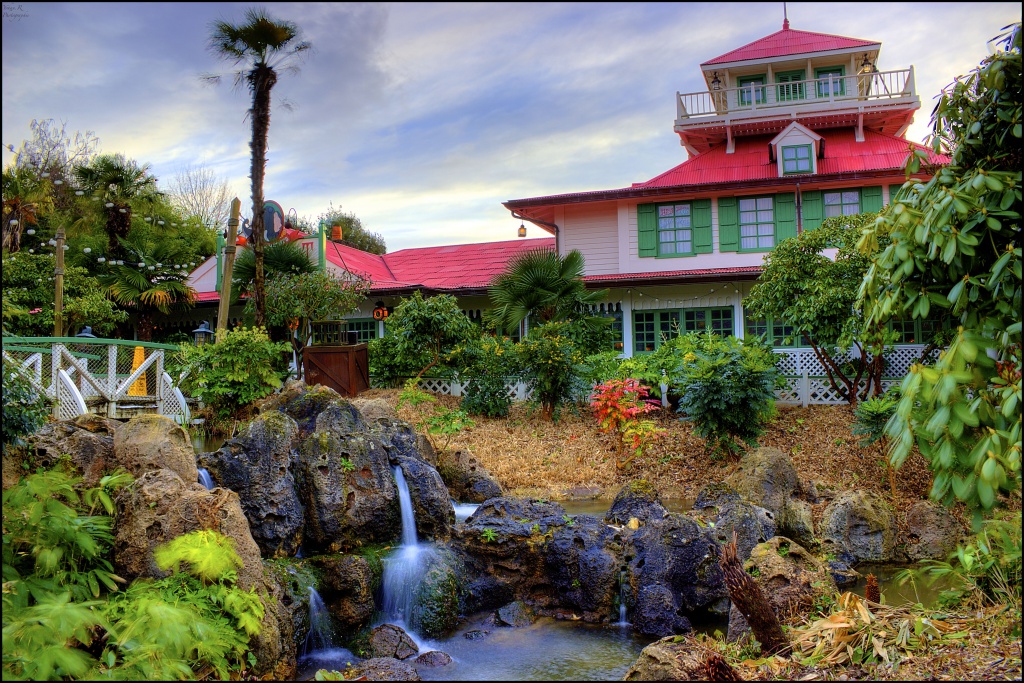 Photos de Disneyland Paris en HDR (High Dynamic Range) ! - Page 29 163577ColonelHathisPizzaOutpostHDR600D