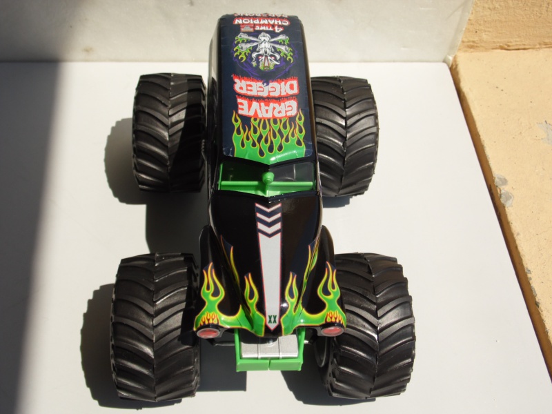 Grave Digger. 174896SAM7190