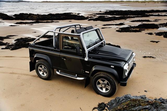 Land Rover Defender SVX 178992lrdefsvx128003