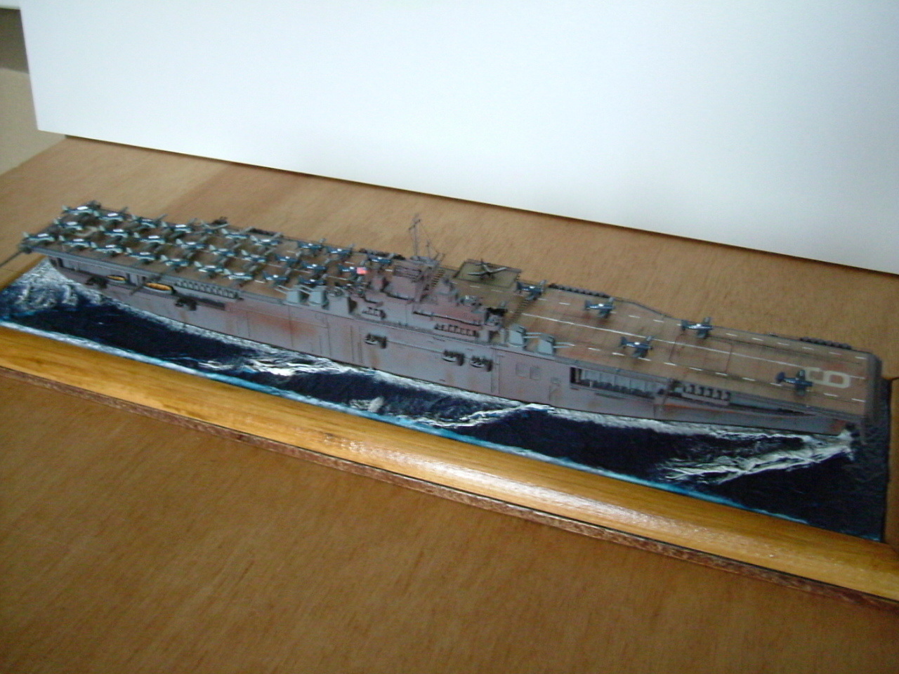 CV-9 USS ESSEX par Kagou 1/700 - Hasegawa + photodec 184116EssexCV93