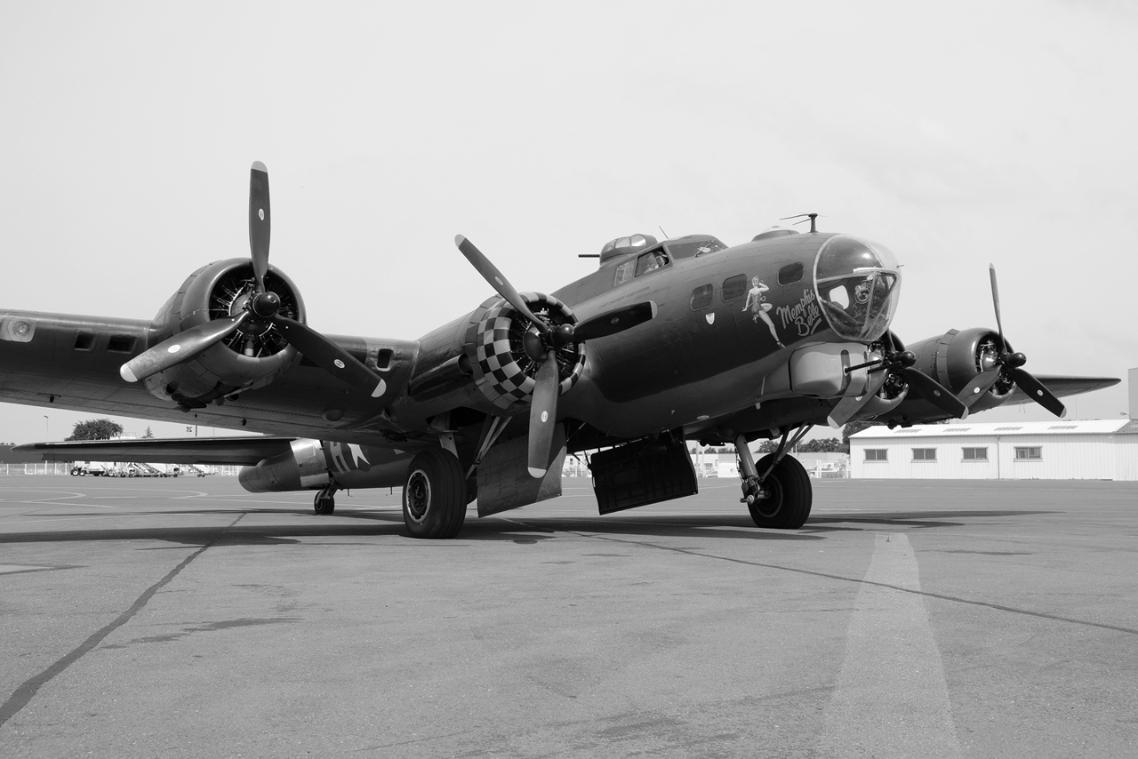 [01/07/2013] B17 Flying Fortress (G-BEDF) Sally B's - Page 2 185245DSC9666NB