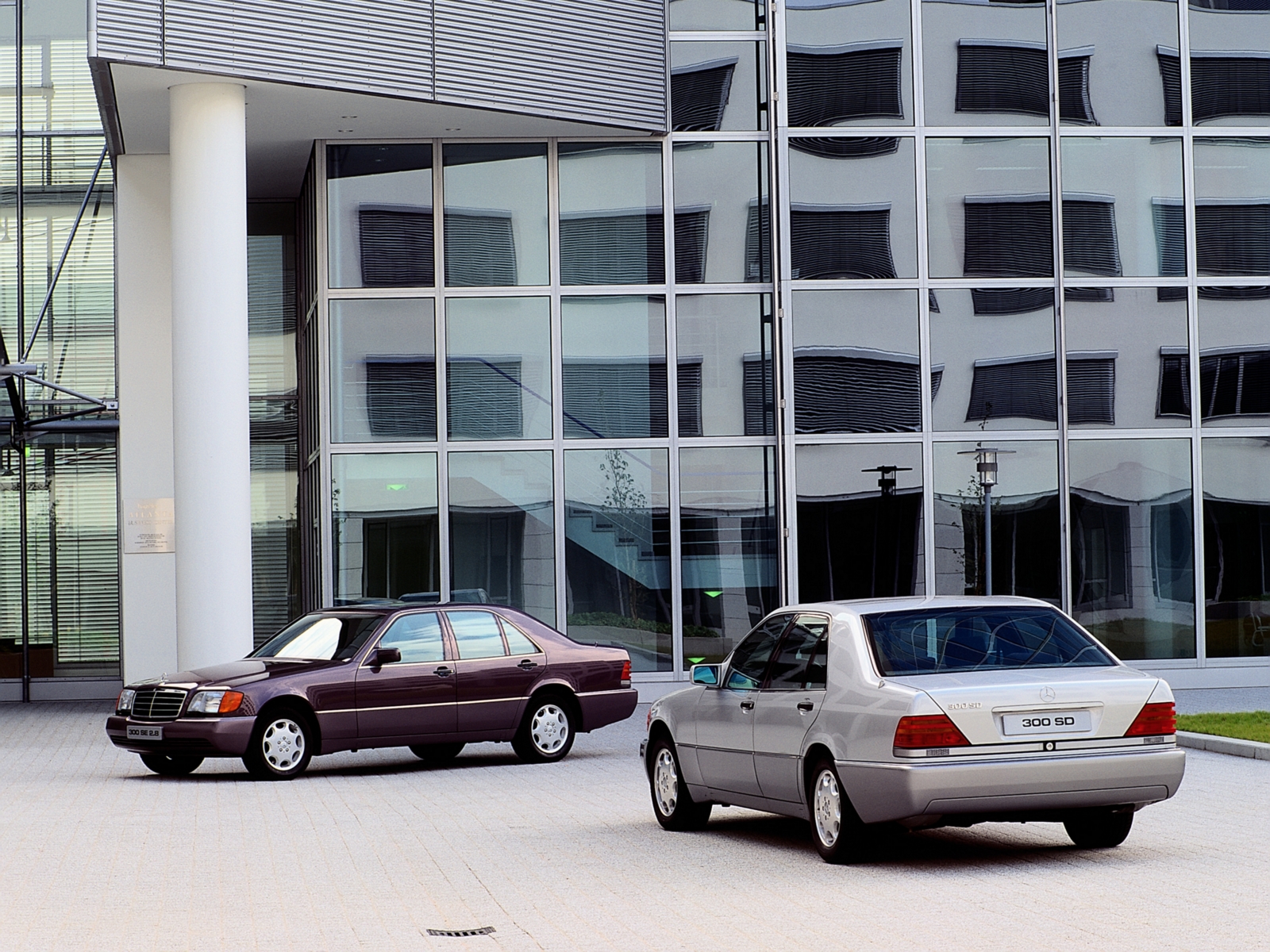 les plus belles photos de Mercedes-Benz classe S w140 et c140... juste pour rêver et pour le plaisir des yeux - Page 3 186124mbw140bellephoto0064