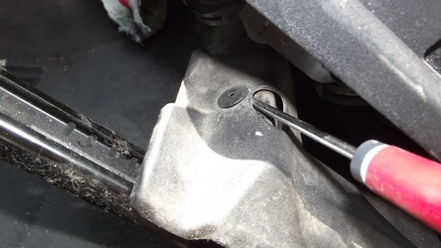 [BMW E36] Dépose/repose du siège AV + ceinture de sécurité 18843204Boutonplastiquecachepieddesige