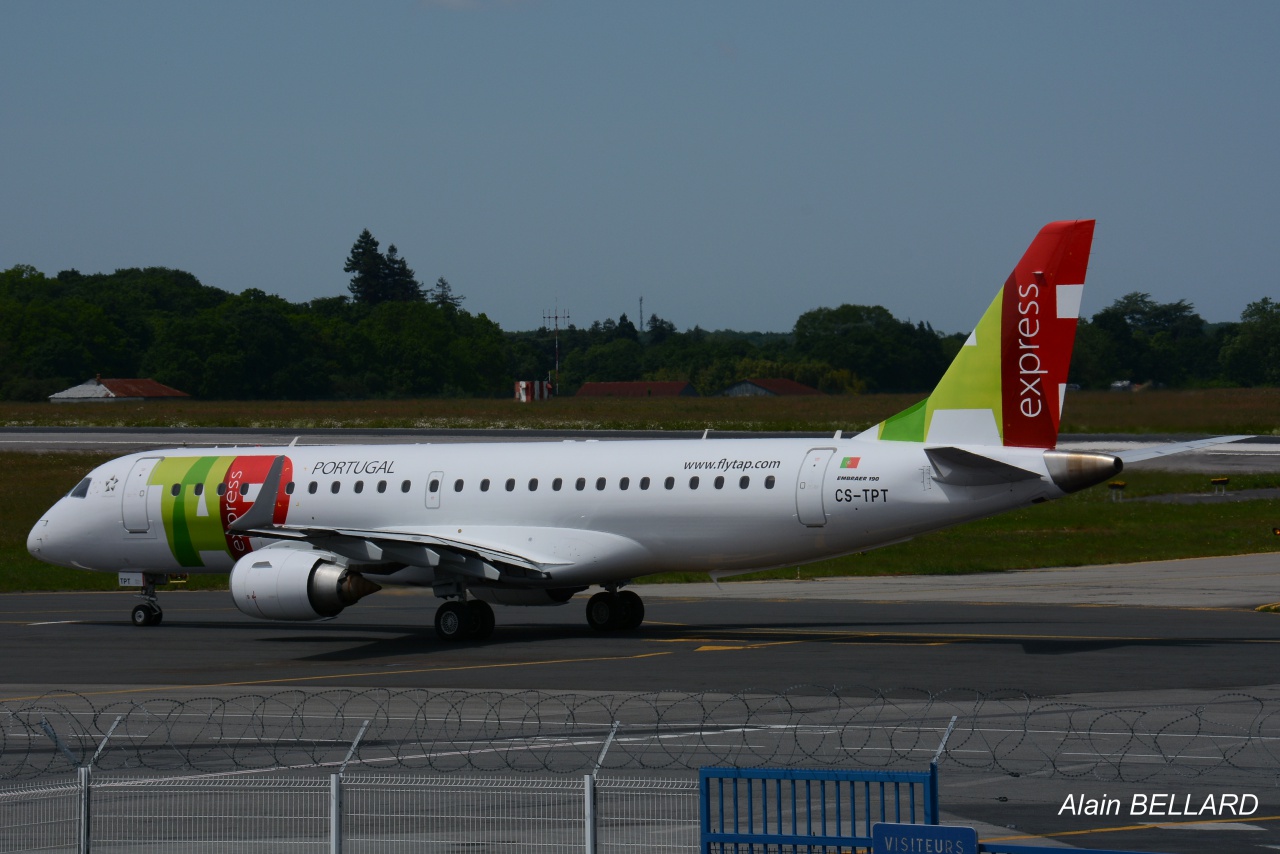 [31/05/2016] Embraer 190 (CS-TPT) TAP Express 190856DSC1295