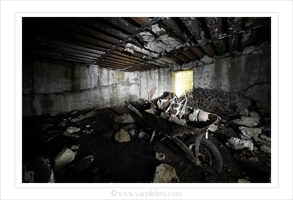 Photos de bunkers. Attention au tétanos 192129bunks2